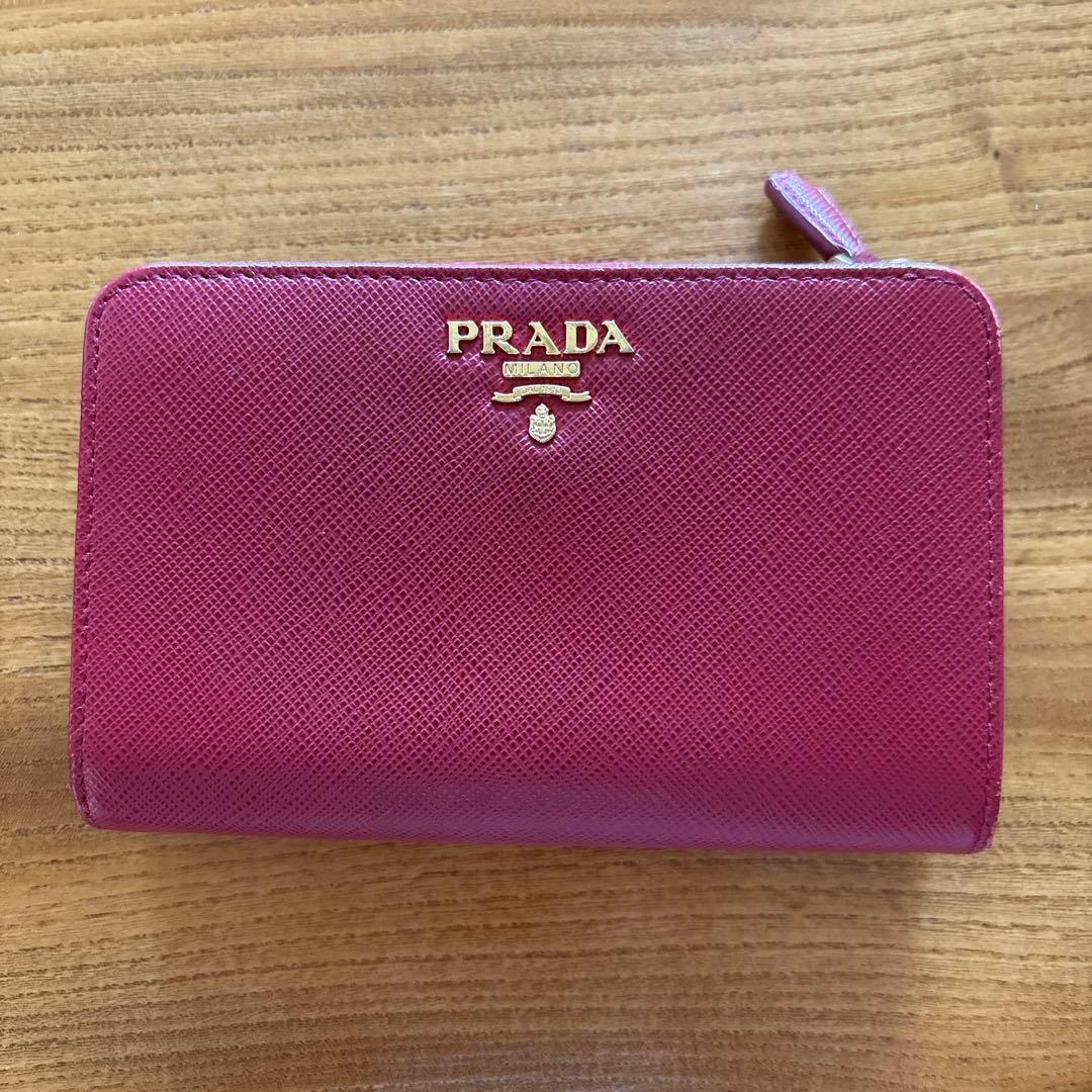 PRADA ピンク 二つ折り財布