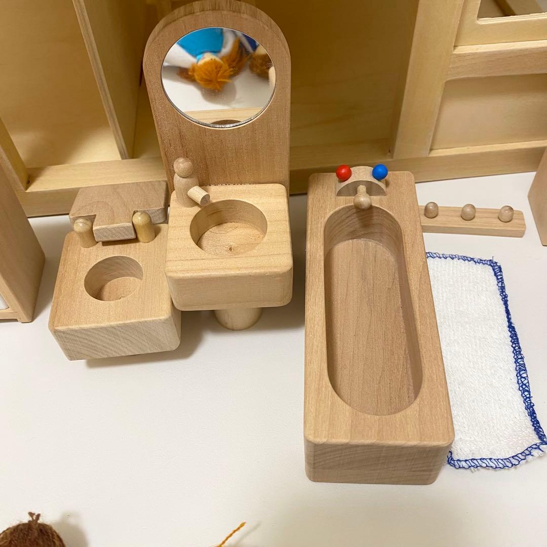 ほぼ未使用　ボーネルンド マイドールハウスセット 木製　箱・人形・家具付き