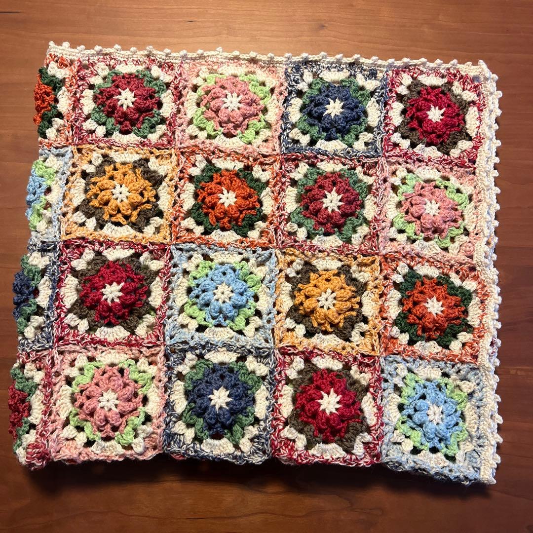 『キュートフローラルブランケット』ホビーラホビーレ〜手編み〜マルチカバー