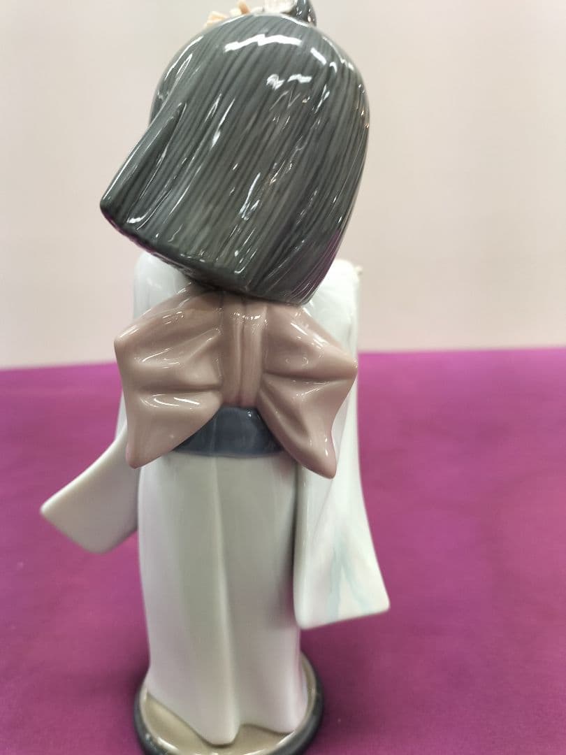 リヤドロ　陶器人形「フルートを吹く着物姿の少女」スペイン　難有り