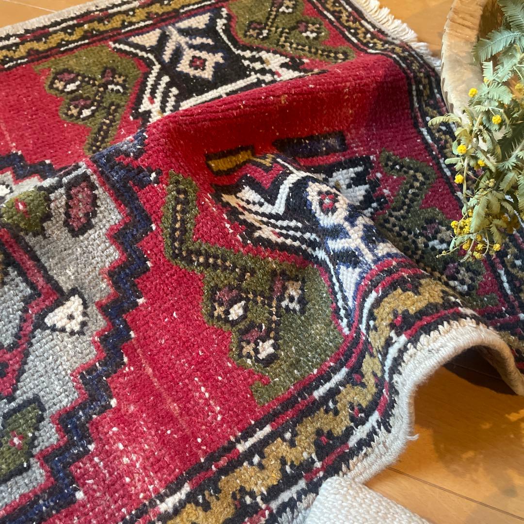 54×96 アンティークレッド　小さなメダリオン　トルコヴィンテージラグ