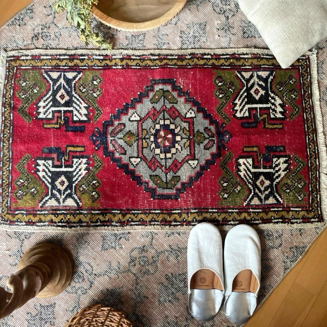 54×96 アンティークレッド　小さなメダリオン　トルコヴィンテージラグ