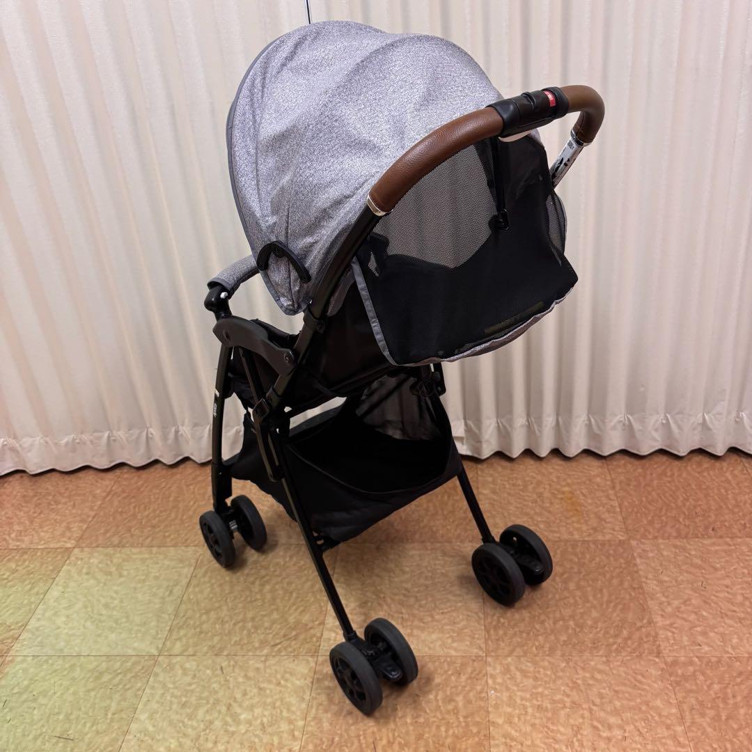 クリーニング済☆美品☆　アップリカ　マジカルエアー　クッション　革調・マグネット