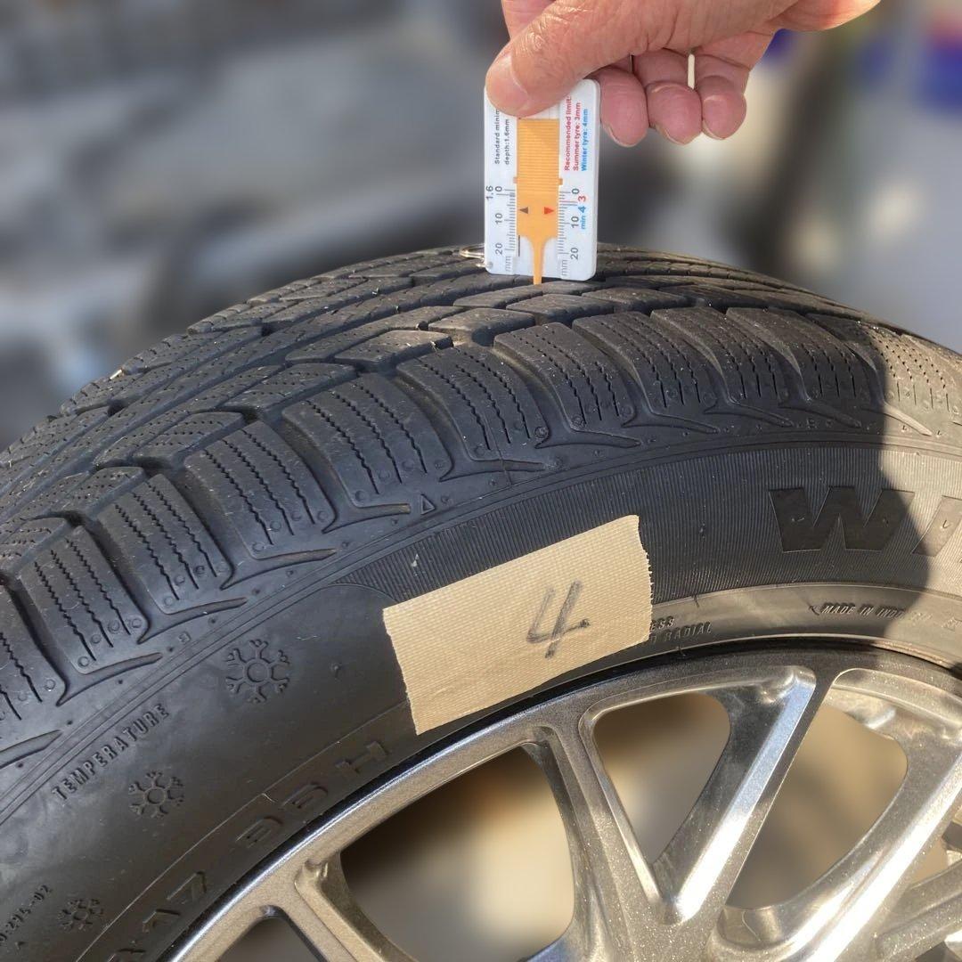 茨城発引取限定トヨタC-HRスタッドレス215-60R17 残り溝6.5〜5.0