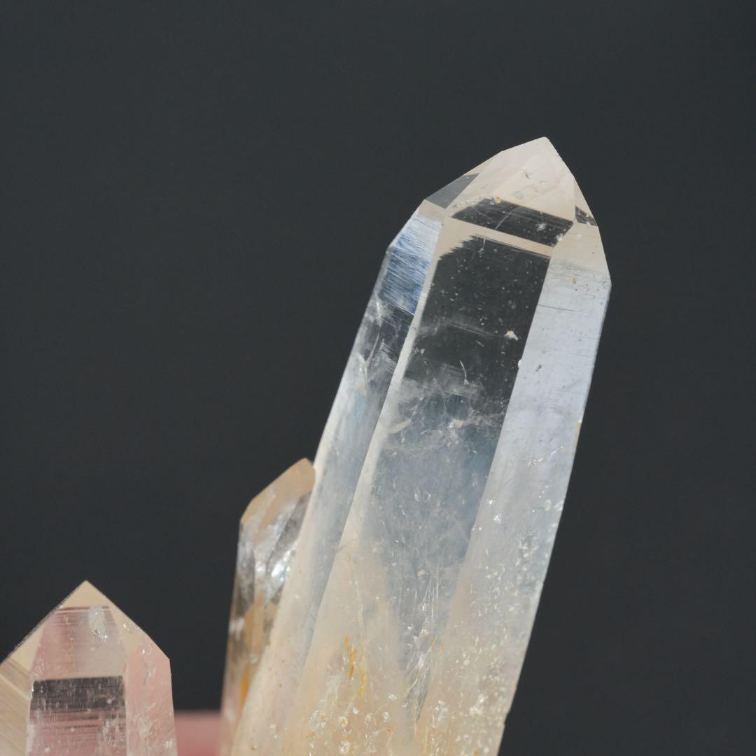 【ライトで照らすと淡いブルーカラー】チタニウム水晶 コロンビア産