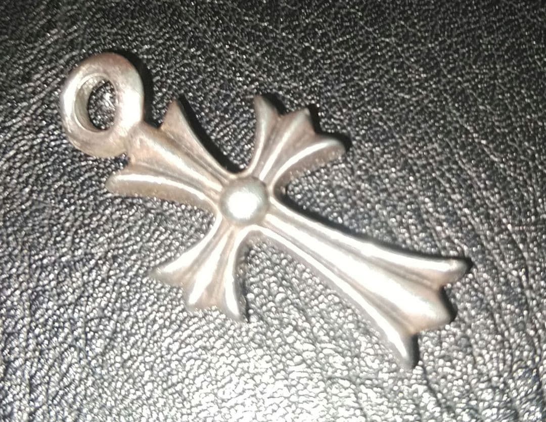 タイニークロスペンダント　➕ラージクロスおまけ