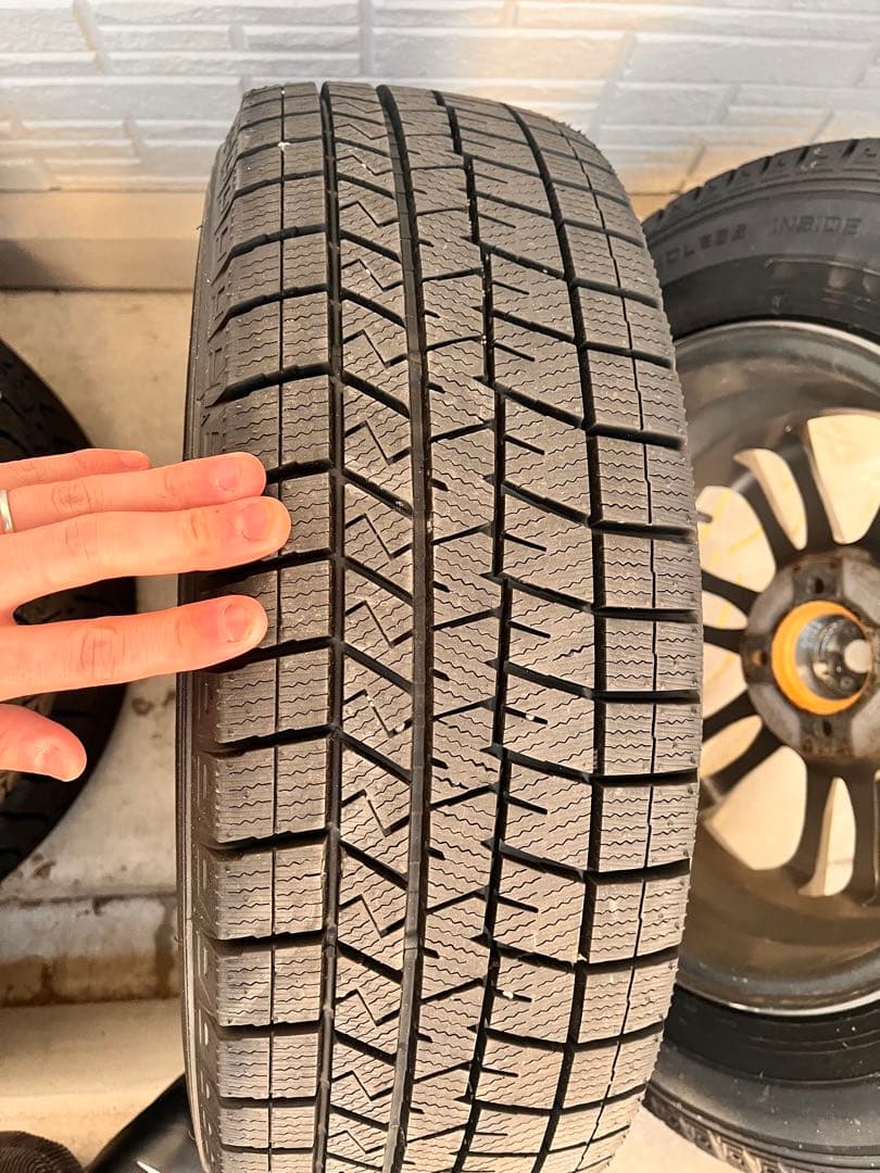 #01【バリ溝有り】ダンロップ　スタッドレスタイヤ4本セット　WM03