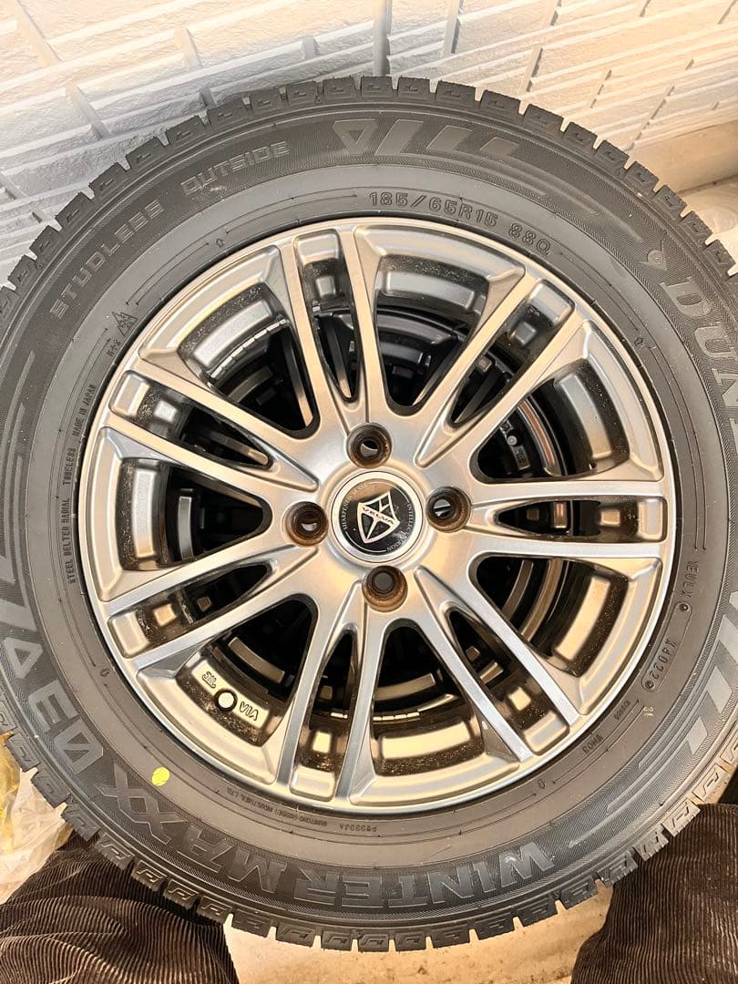 #01【バリ溝有り】ダンロップ　スタッドレスタイヤ4本セット　WM03