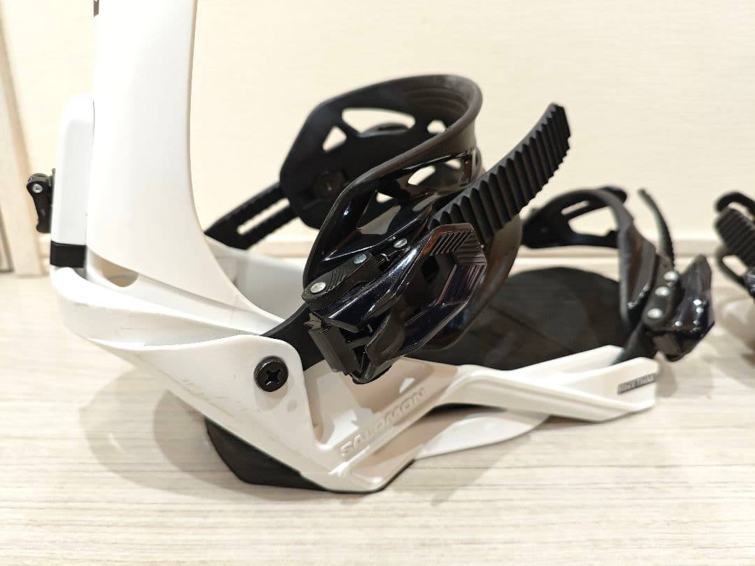 SALOMON RHYTHM Mスノーボードバインディング　ビンディング