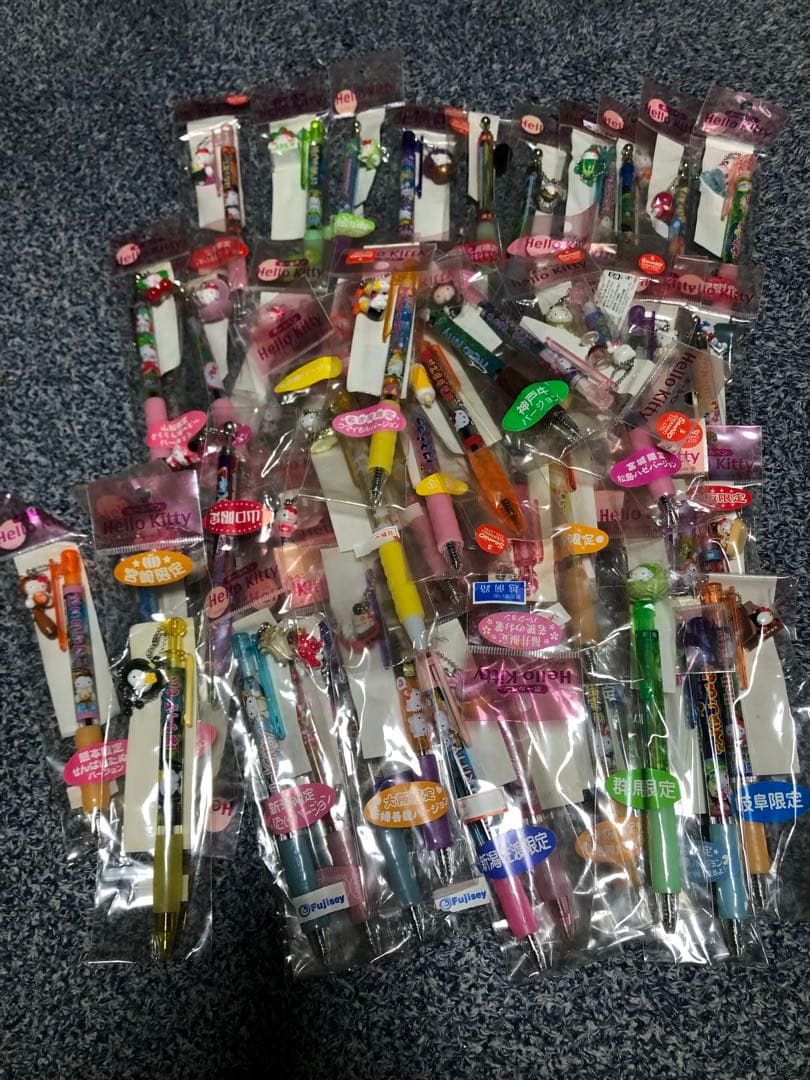 #ご当地限定ハローキティ ボールペン、シャープペンシル70本セット