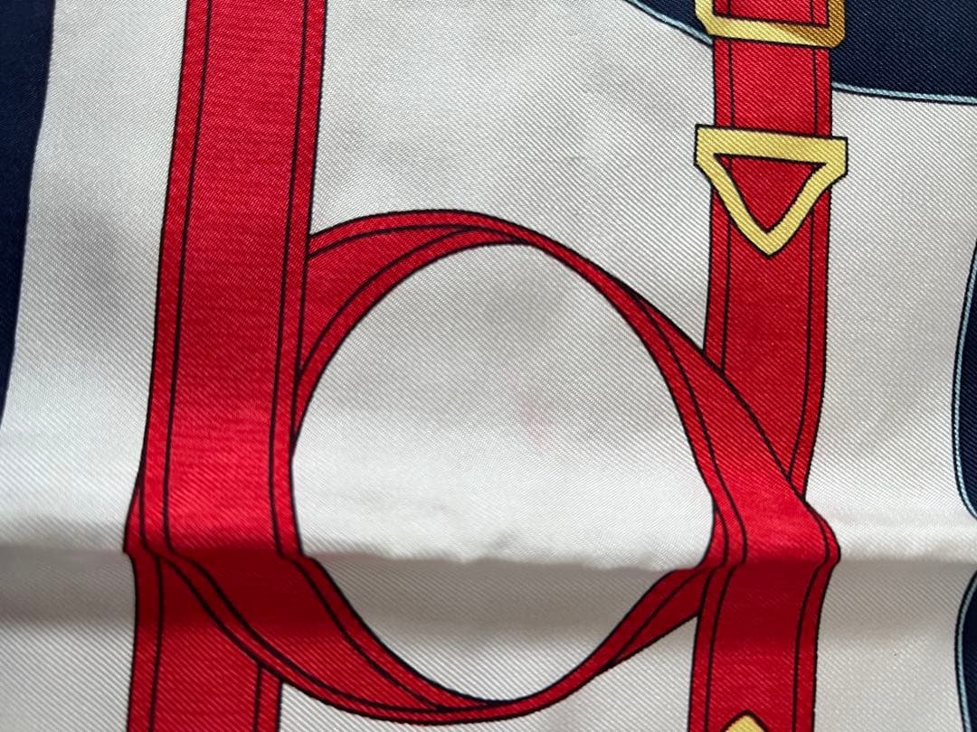 今日だけ最終値下げ　エルメス HERMES シルクスカーフ カレ90 黄金の拍車