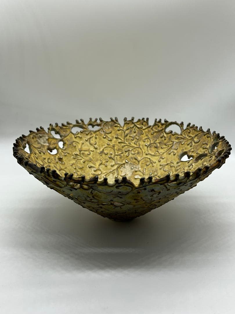 伊藤剛俊作　イッチン銀彩　蔦柄鉢