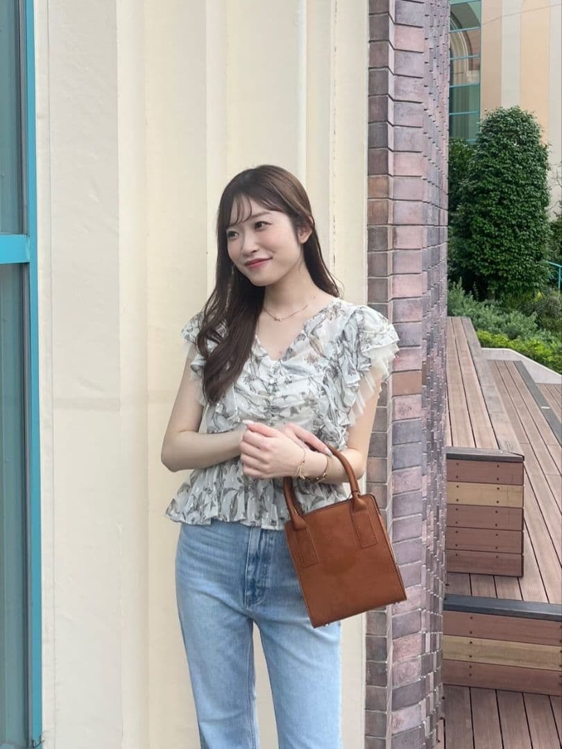 ココディール　新品タグ付　ラッフルフラワーギャザーブラウス　25AW