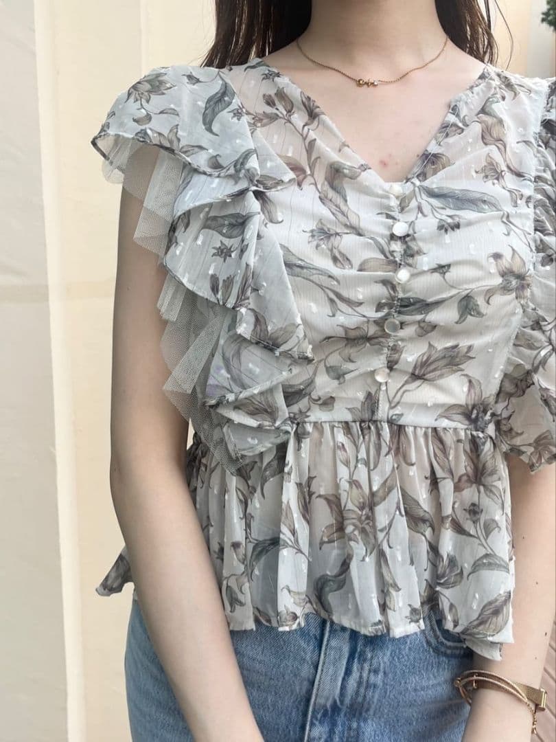 ココディール　新品タグ付　ラッフルフラワーギャザーブラウス　25AW