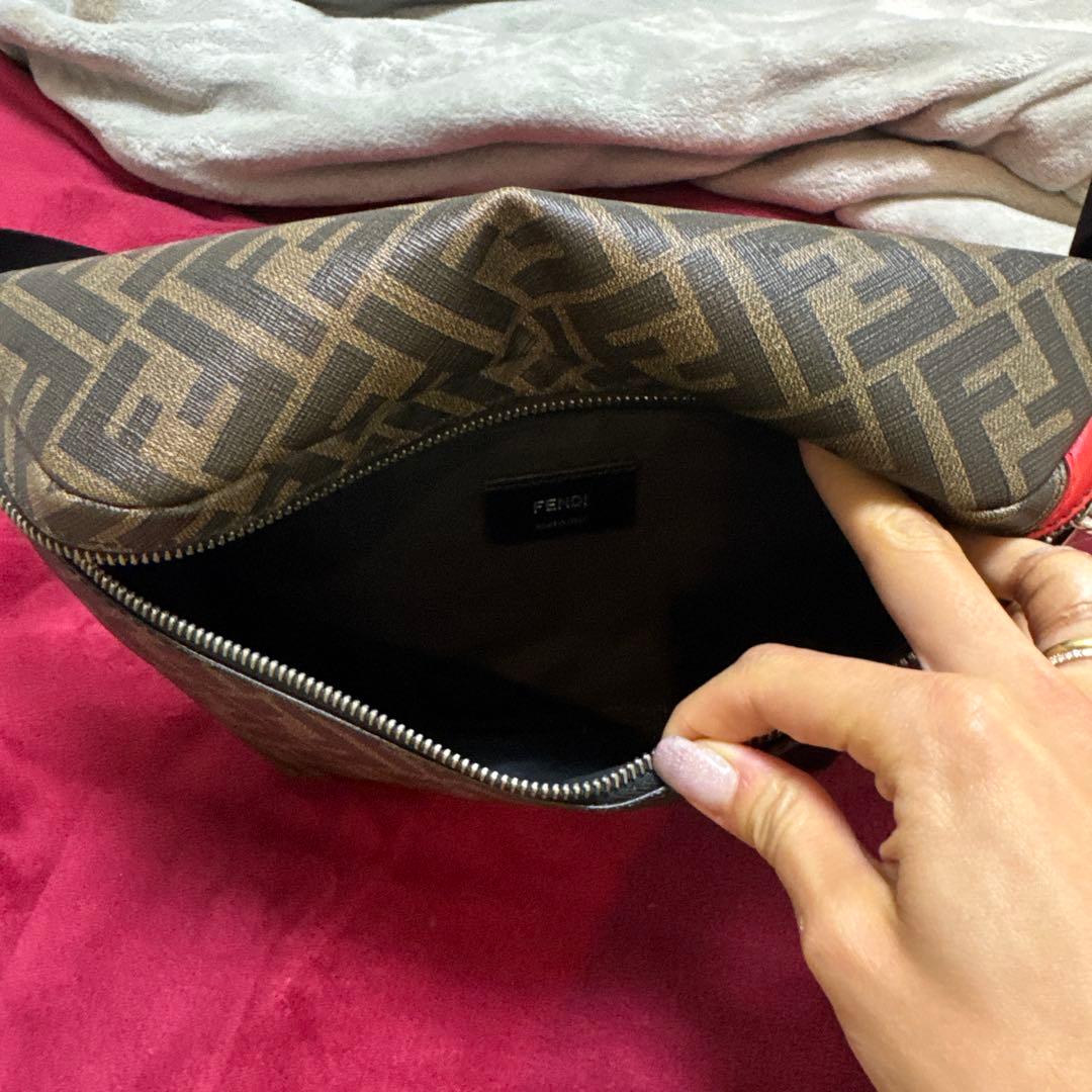 FENDI ボディバッグ ロゴパターン
