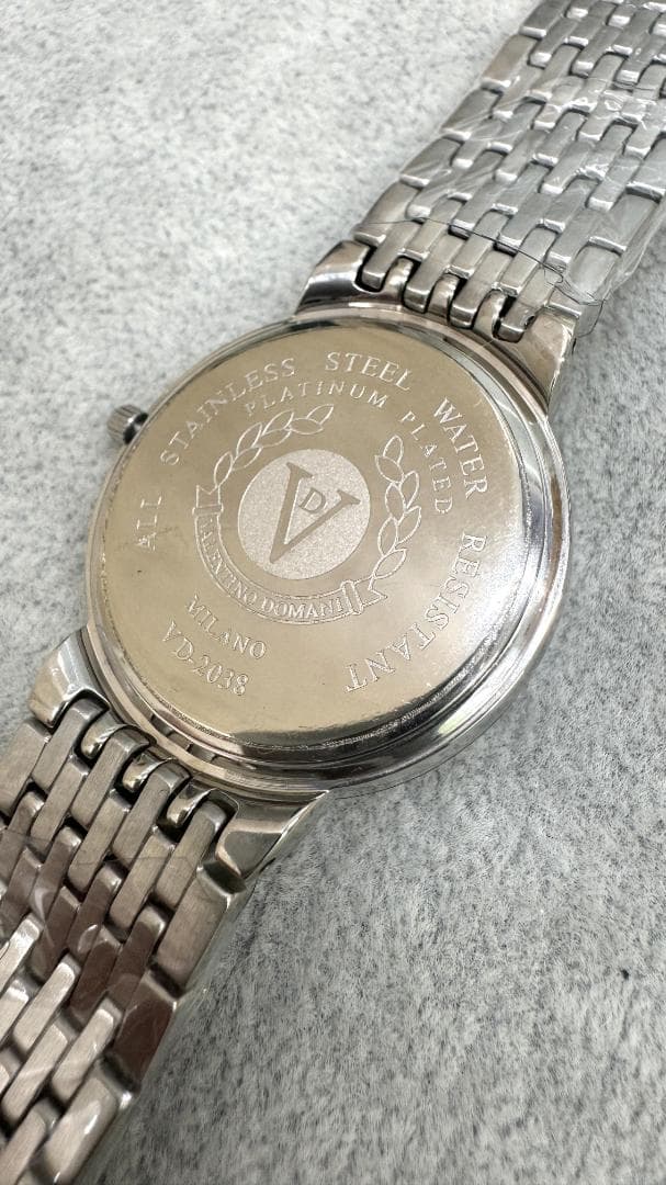 ★新品未使用★VALENTINO DOMANI 腕時計 999.9　稼働品