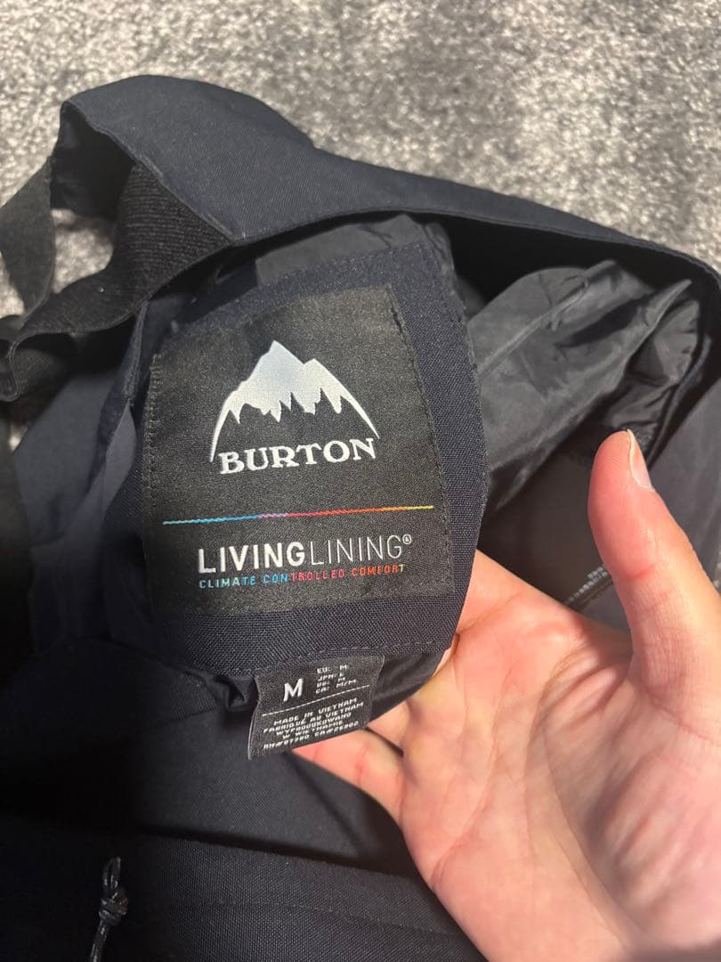 Burton スノーボードウェアセット ブラック　上Lサイズ　パンツMサイズ