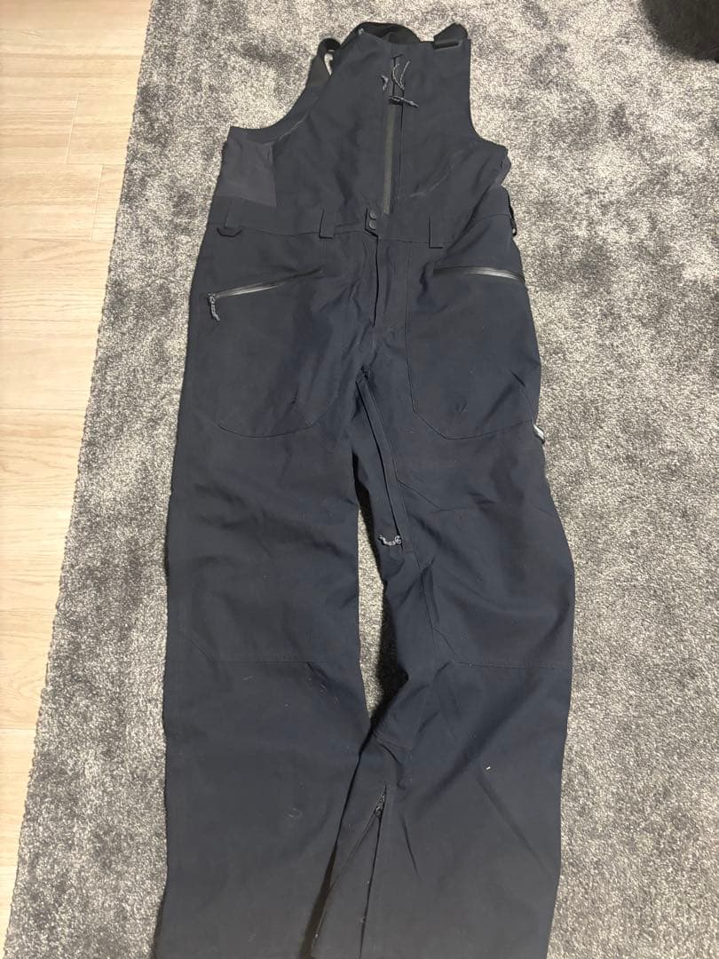 Burton スノーボードウェアセット ブラック　上Lサイズ　パンツMサイズ