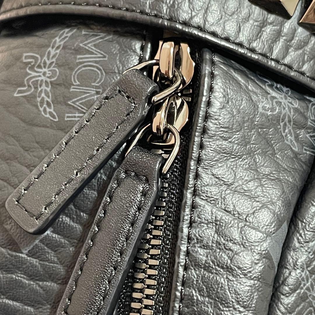 美品♡MCM スタッズ リュック 黒 mini