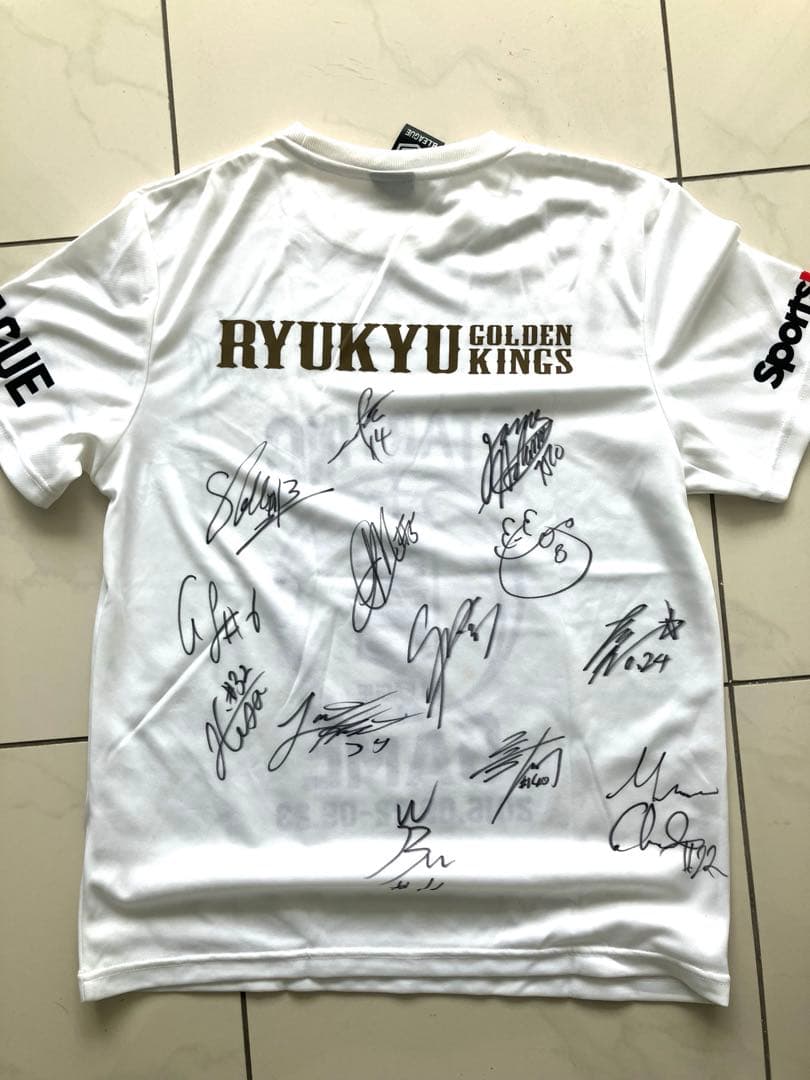 2016 琉球　キングス　Bリーグ　メンバー　直筆　サイン　Tシャツ　NBA