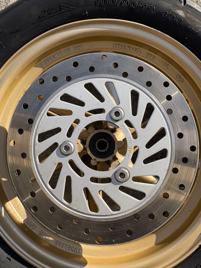 nsr50/80 ？フロントホイール タイヤ