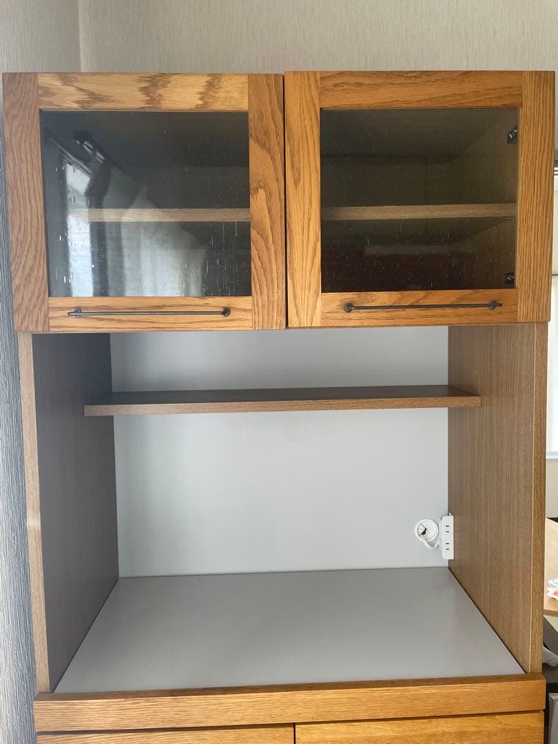 アデペシュ　キッチンボード　食器棚　カデル