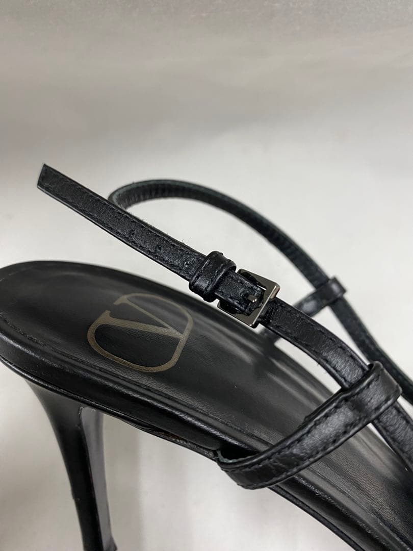 VALENTINO GARAVANI Vロゴ パンプス ポインテッドトゥ 25