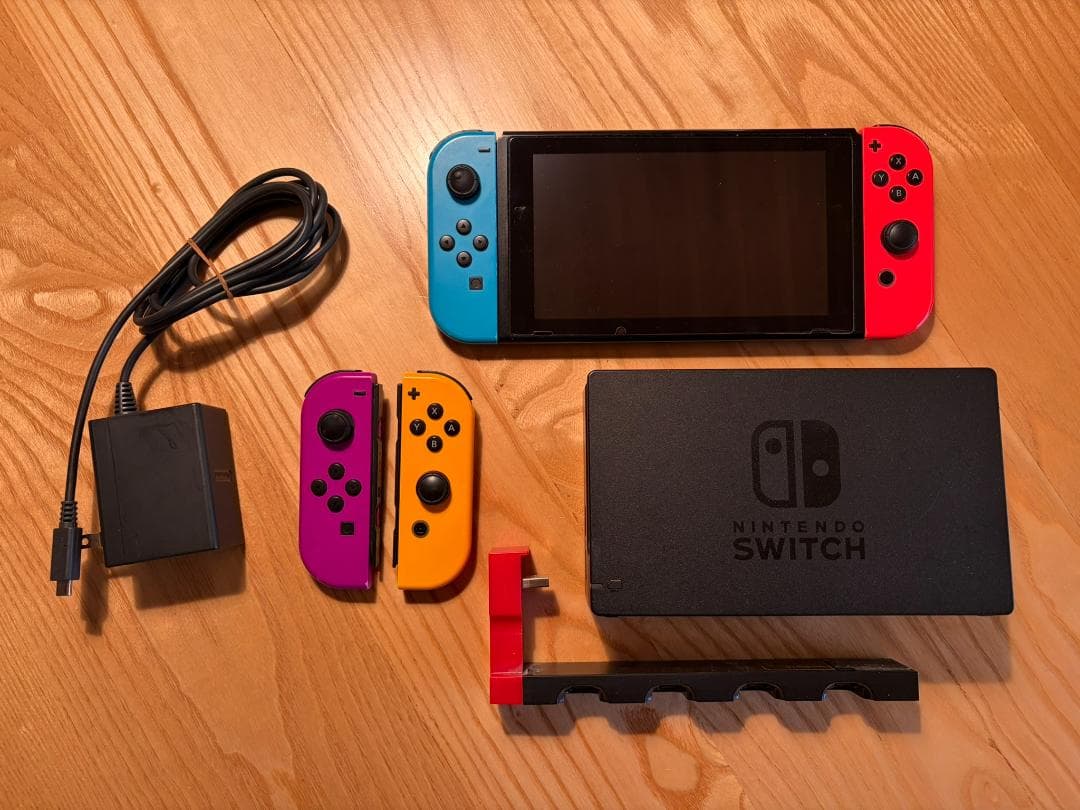 Nintendo Switch 本体 ジョイコン4個、キャリーバッグ付き