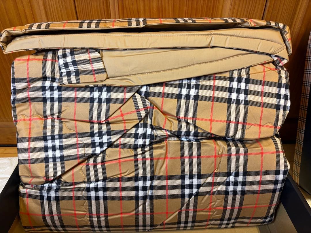 未使用【BURBERRY】シルク掛布団　手挽き真綿　東京西川製　がわ綿　希少