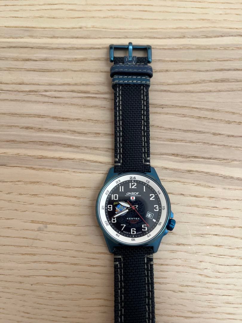 年末セール❗️ KENTEX JSDFモデル 紺色ナイロンベルト時計　ソーラー充電