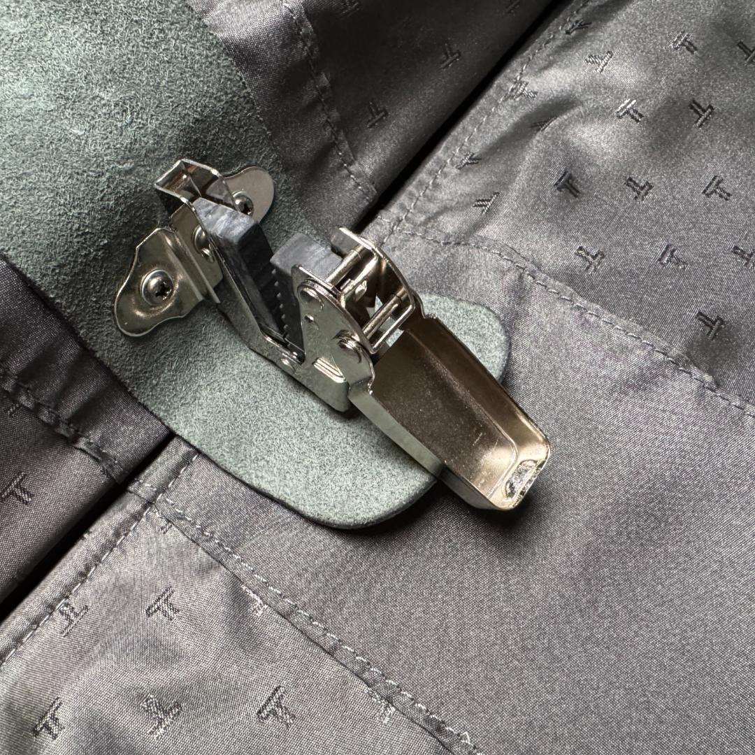 TUMI ビジネスバッグ ガーメントバッグ　旅行　ビジネス　ダイヤルロックあり