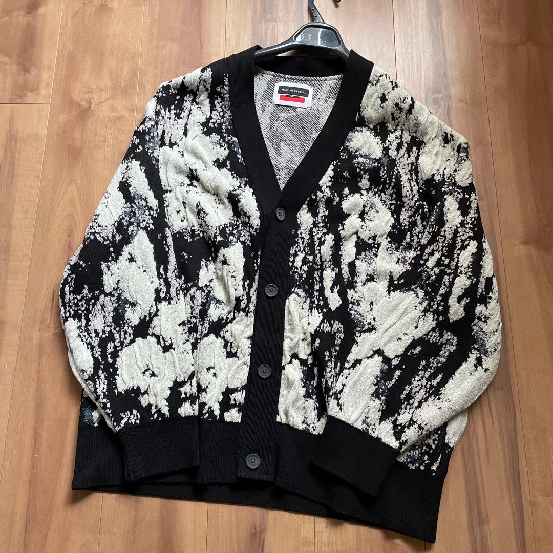 アブストラクトブリスタージャガードプライムオーバーVネックニットカーディガン