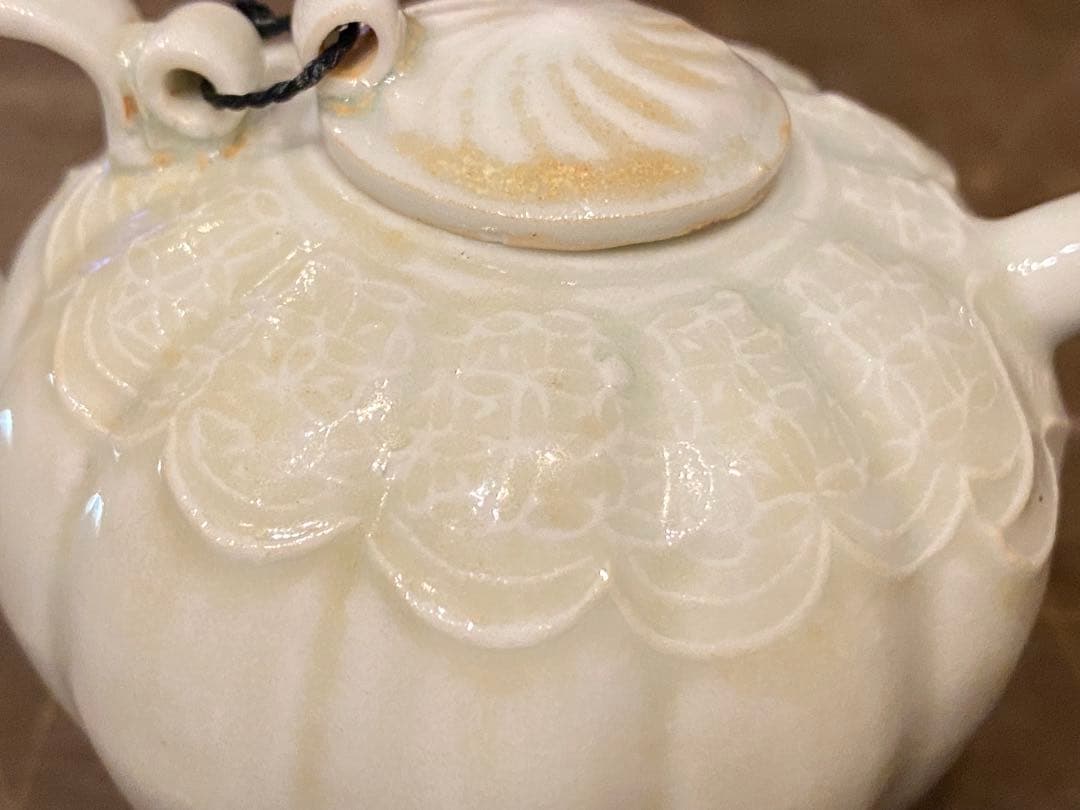 青白磁　水滴　鑑賞台付 ・一輪挿し ・ヴィンテージ　レア ・中国　台湾茶器