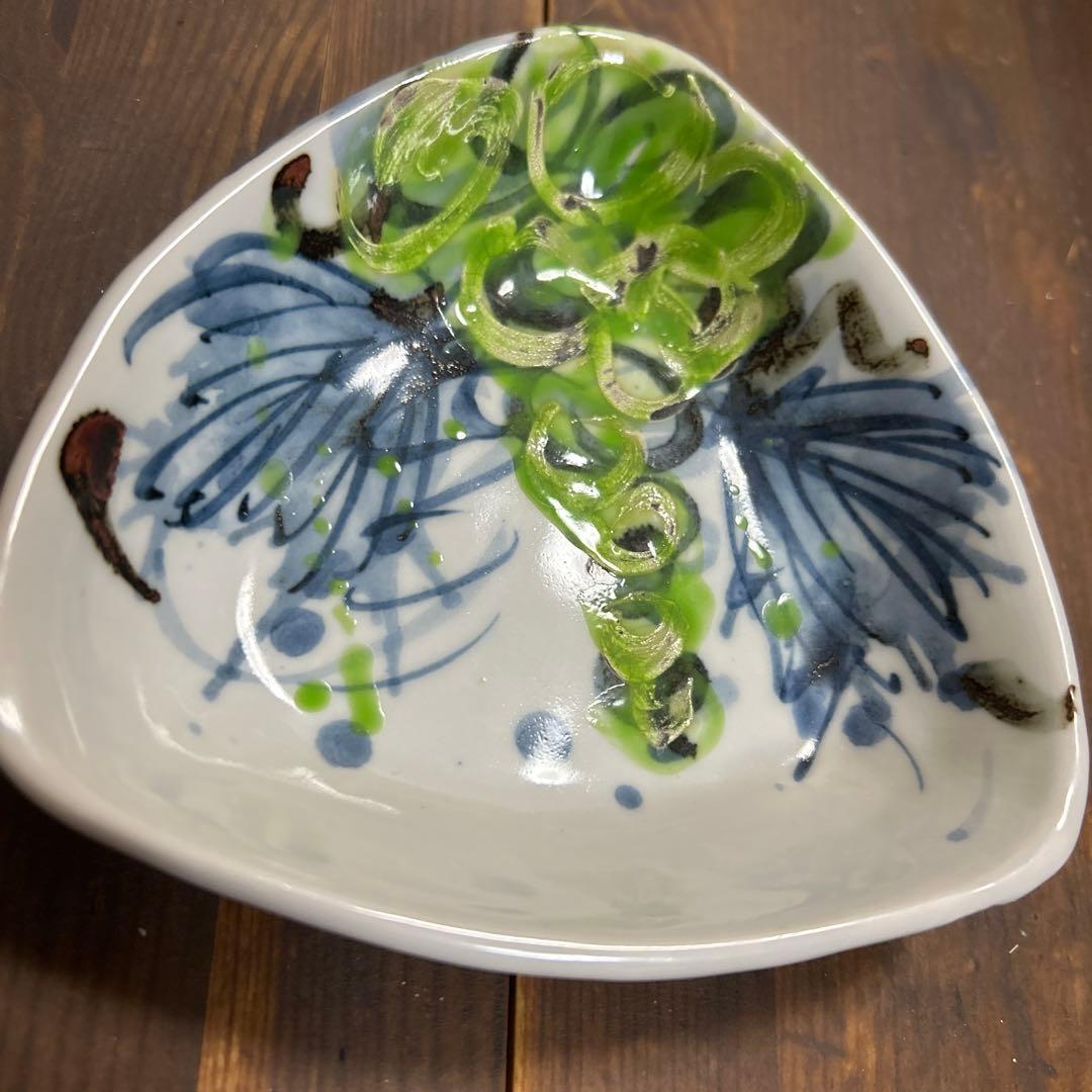 作家　陶芸作家　梅田純一　パイナップル　マスカット(白ぶどう) 三角皿