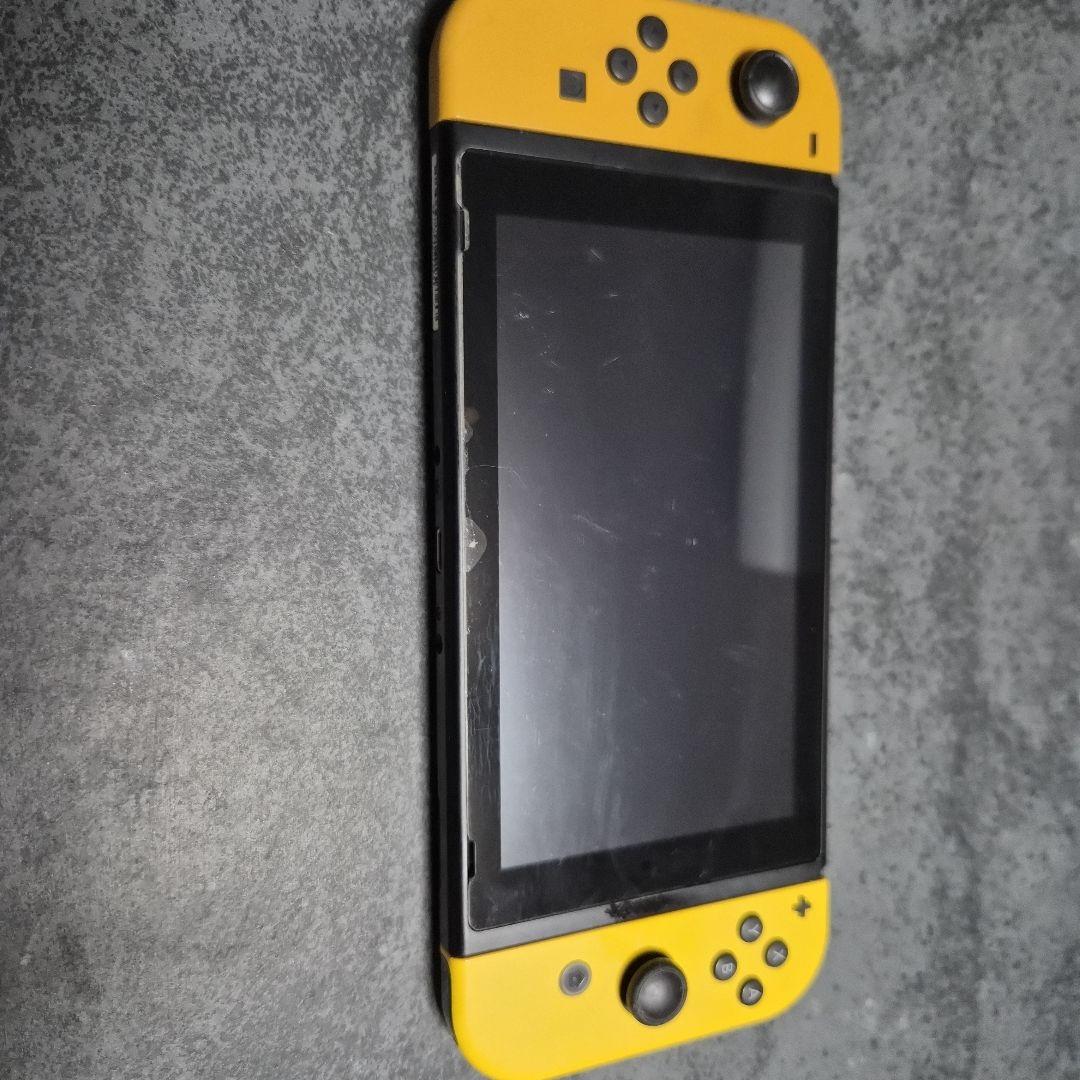 Nintendo Switch ピカチュウデザイン