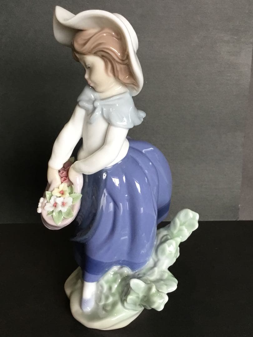 リヤドロ人形　LLADRO きれいな花ばかり