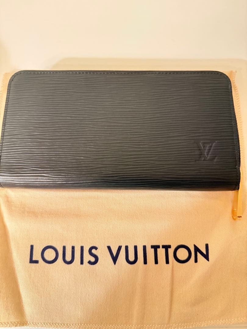 LOUIS VUITTON エピレザー ブラック フラグメントケース