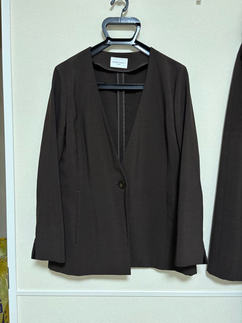 美品☆THE SUIT COMPANY 茶色レディーススーツ3点セット☆