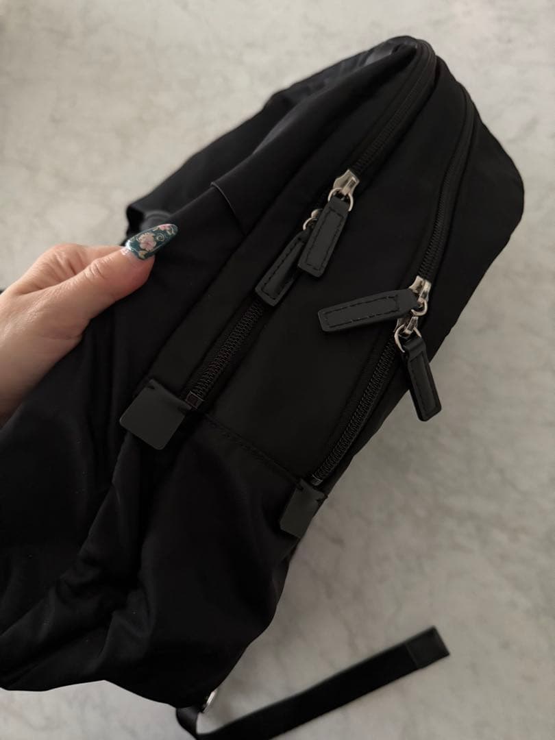 大ブラックナイロンリュック・バックパック