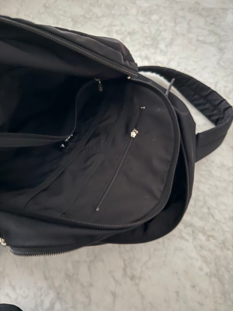 大ブラックナイロンリュック・バックパック