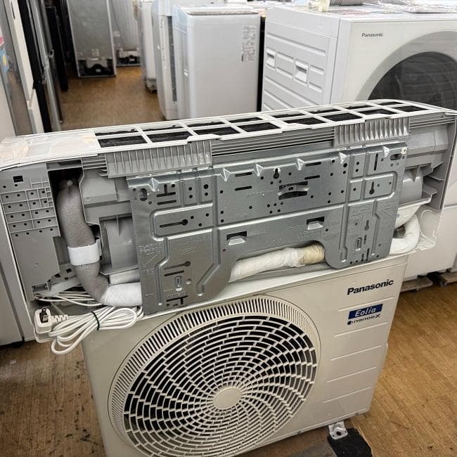 美品【 Panasonic 】パナソニック ルームエアコン CS-222DFL