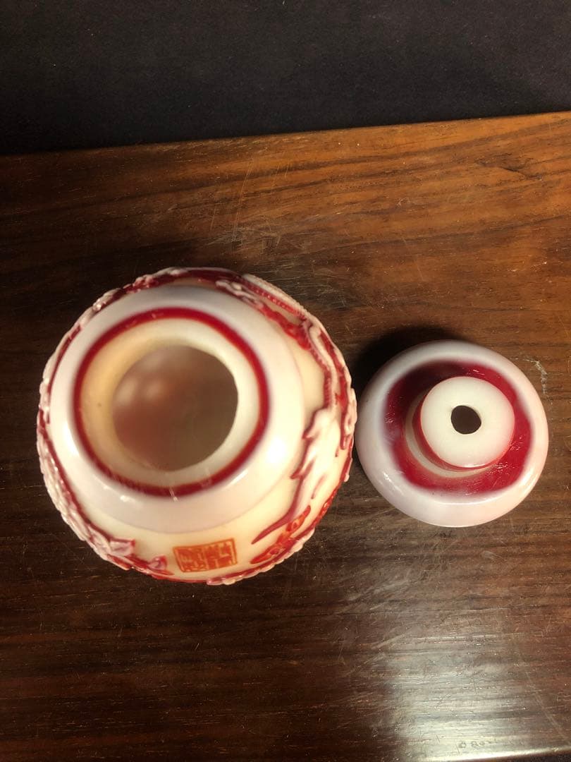 乾隆ガラス蓋もの　龍鳳模様二色彫刻