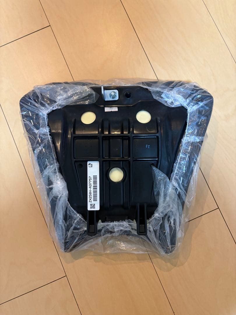 ZX-25R 純正シート