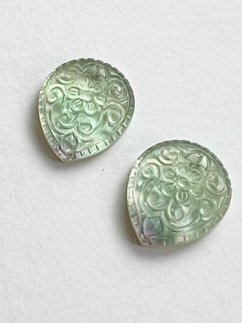 よしみ❤️フローライト　マザーオブパール　カービング　14kgfピアス