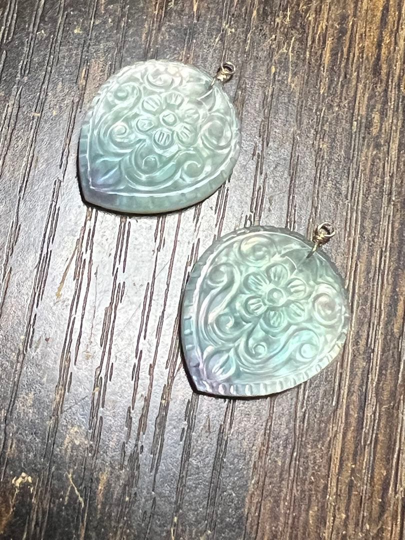 よしみ❤️フローライト　マザーオブパール　カービング　14kgfピアス