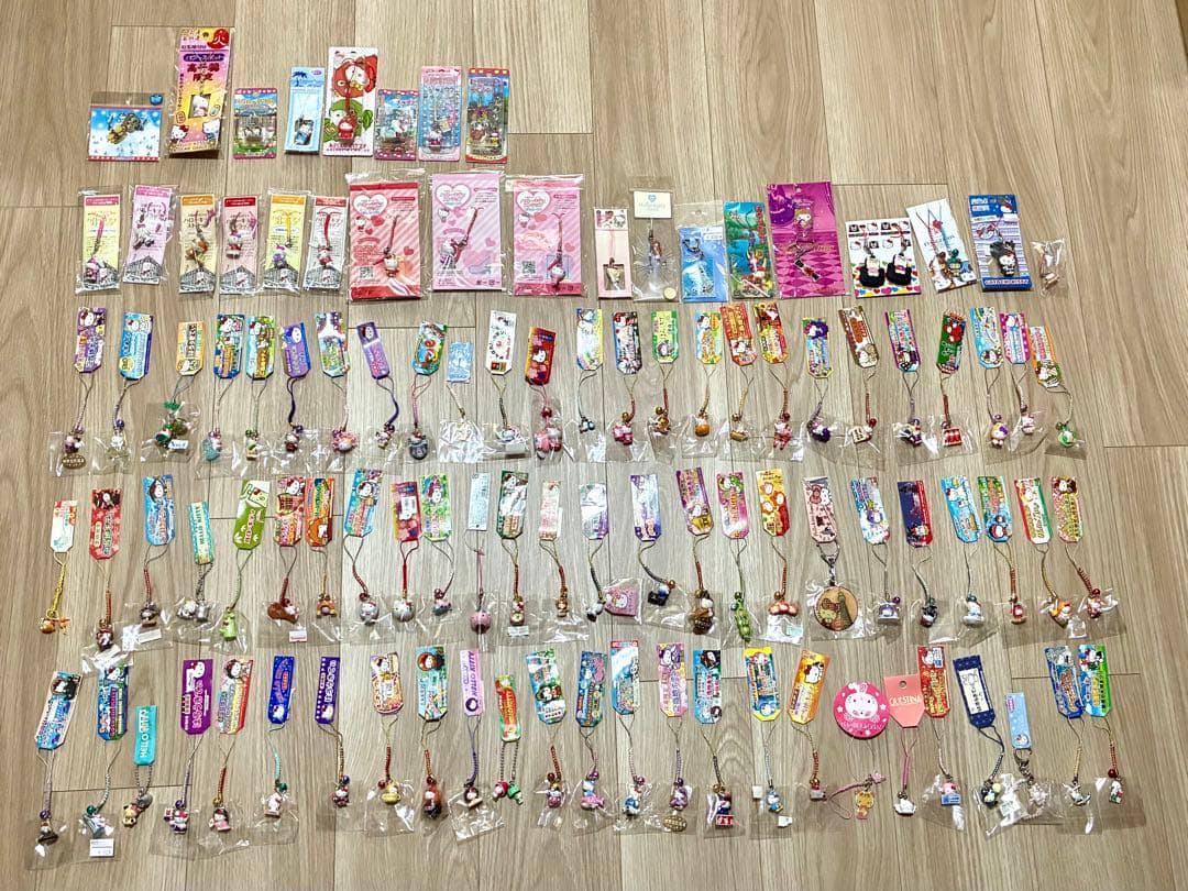 h*K様 【まとめ売り】ご当地キティ　根付け　ストラップ　キーホルダー　101個