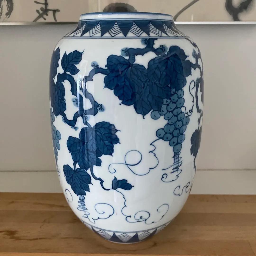 舘林喜助　染付葡萄絵　花瓶