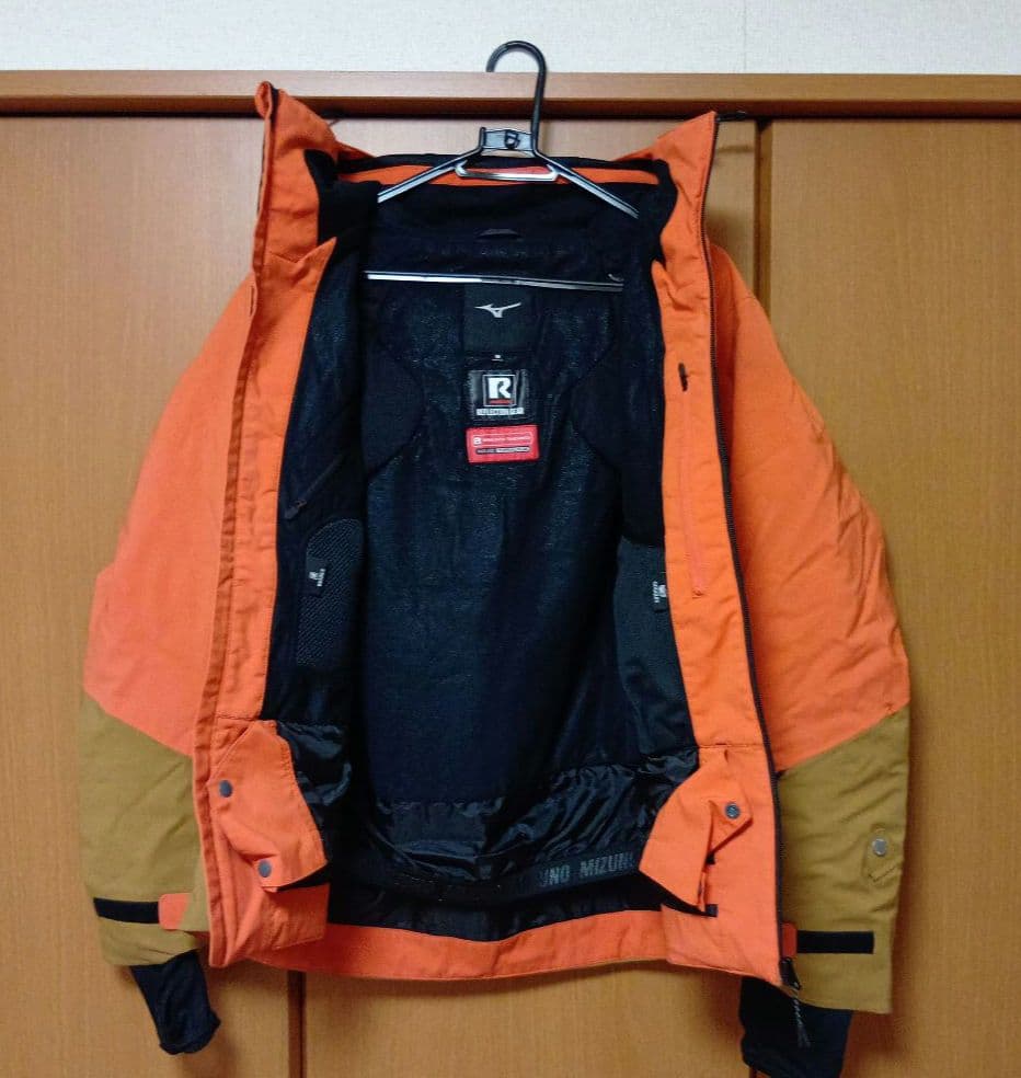 MIZUNO 　ミズノ　スキーウェア　2024モデル　 ウェアМ、パンツLサイズ