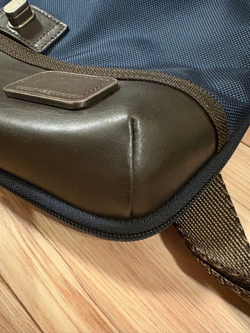 ［美品］TUMI ショルダーバッグ