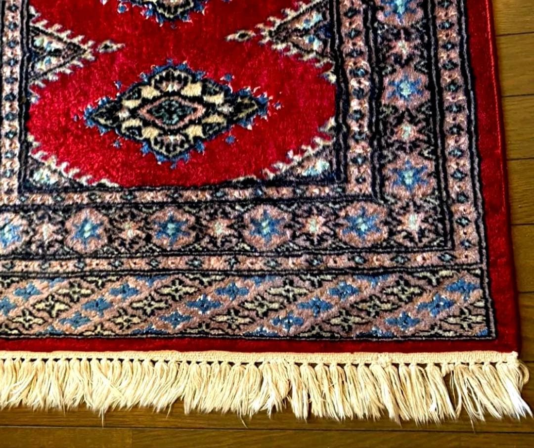 396 高級手織りのウール100%緞通ラグ 赤い幾何学模様約94× 61cm